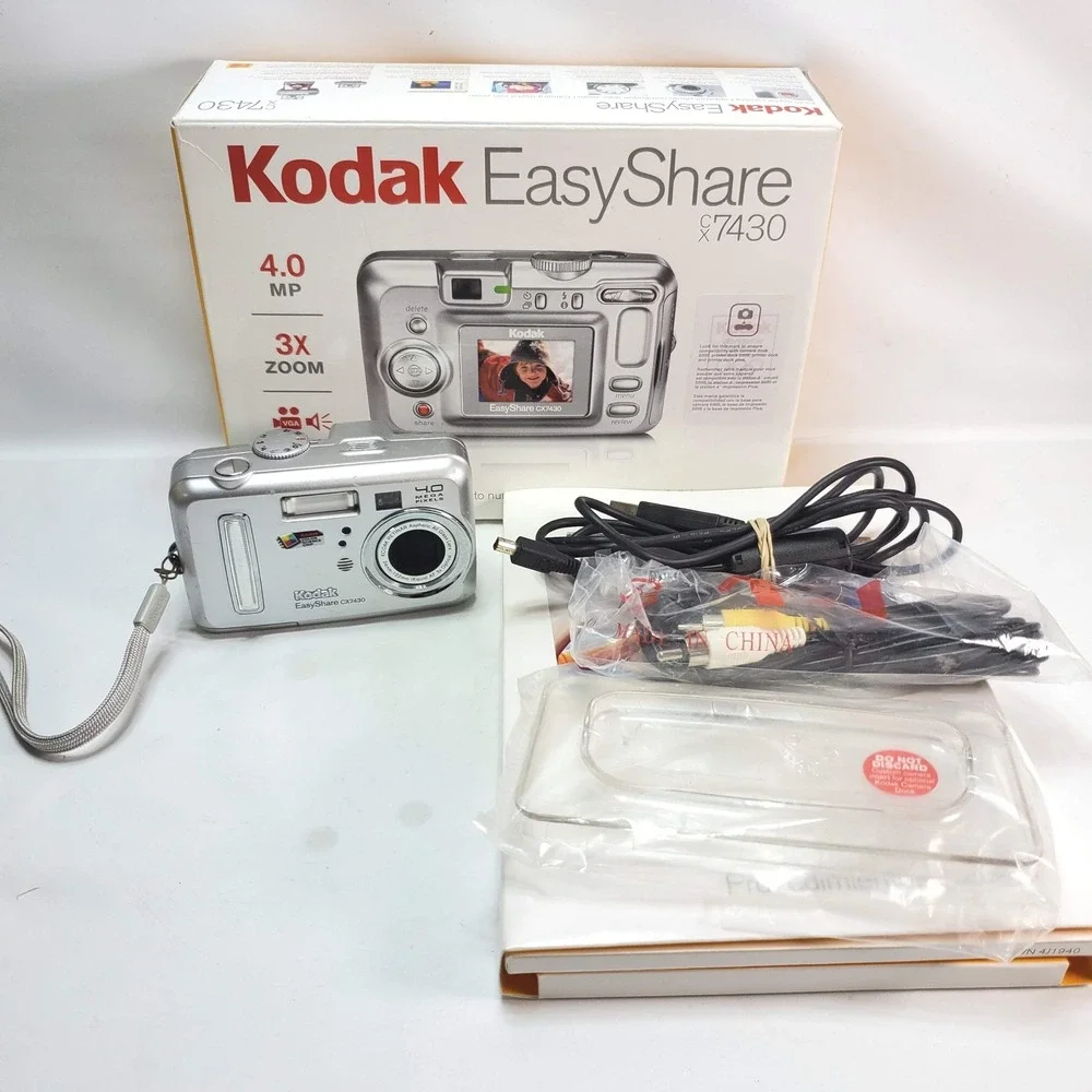 Kodak EasyShare CX7430 Digital Camera Silver 4.0MP 3x Zoom Y2K Retro Digicam Box